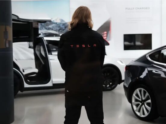 Officiel : Tesla va licencier plus de 10 % de ses salariés