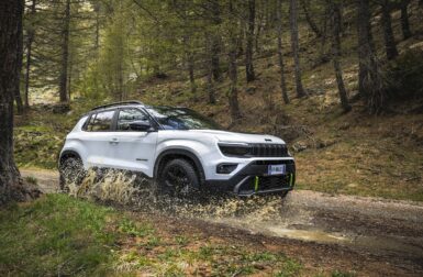 Jeep Avenger 4xe : un moteur électrique en plus pour avoir quatre roues motrices