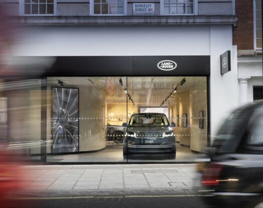 Jaguar Land Rover signe un partenariat pour améliorer les batteries de ses voitures électriques