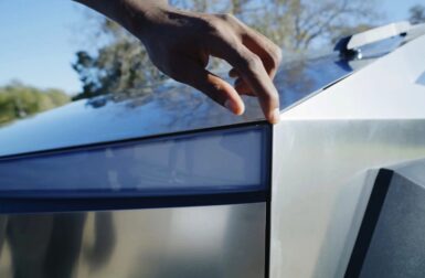 Tesla Cybertruck : un propriétaire s’entaille le poignet sur une arête tranchante du pick-up