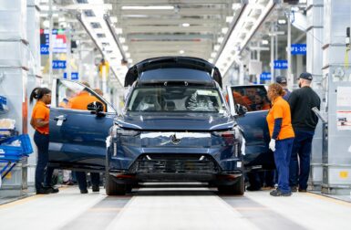 Volvo lance enfin la production du grand SUV électrique EX90