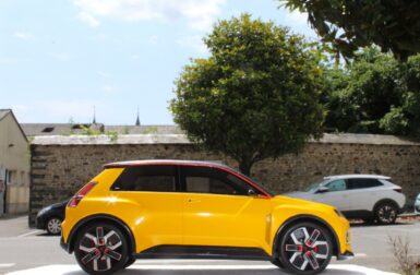 Témoignage – Gérard et Martine : la nostalgie ne leur fera pas remplacer leur Twingo E-Tech par une Renault 5 électrique vu son prix