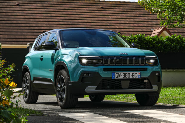 Essai – 1 300 km en Jeep Avenger électrique : urbain idéal, routier gourmand