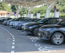 Chassé-croisé des vacances en voiture électrique : la guerre sur l’autoroute A7 ?