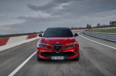 Alfa Romeo renonce à devenir une marque 100 % électrique dès 2027