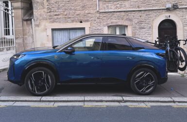 Selon Peugeot, ce n’est pas aux marques d’installer des bornes de recharge pour les voitures électriques