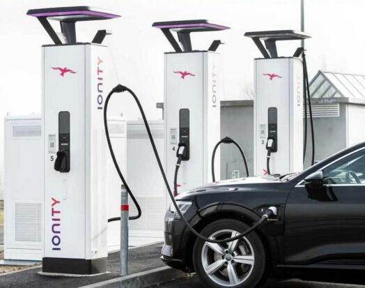 Comment fonctionnent les bornes de recharge rapides ?