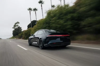 Cette berline électrique devient la voiture blindée la plus rapide au monde