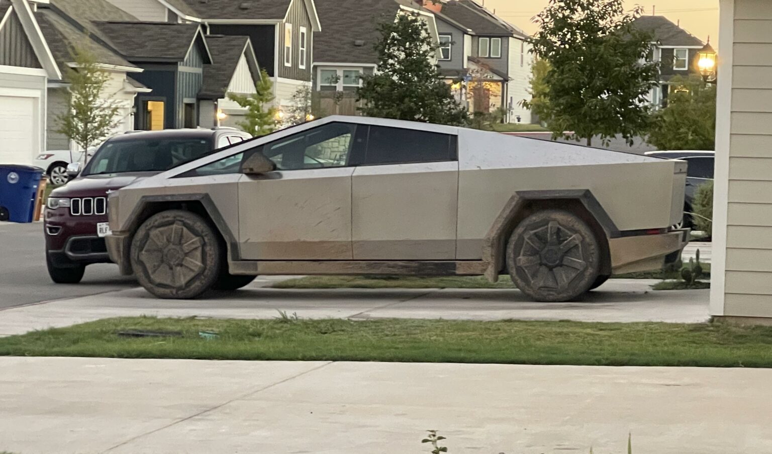 Tesla Cybertruck des clients sont furieux après la livraison de leur