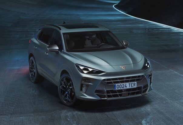 Cupra lance son nouveau SUV hybride rechargeable, le Terramar