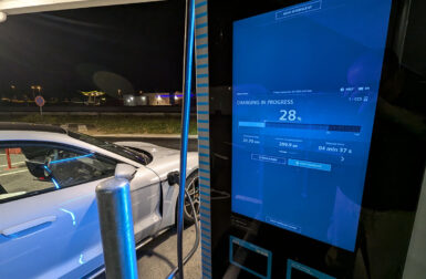 Bilan Supertests 2024 : quelle voiture électrique recharge le plus vite ?