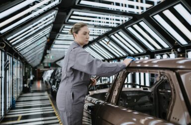 Jaguar Land Rover investit 600 millions d’euros pour convertir son usine historique à l’électrique