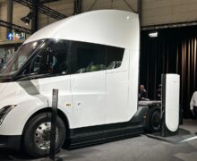 Tesla Semi : le camion électrique arrivera bien en Europe, mais pas avant 2026