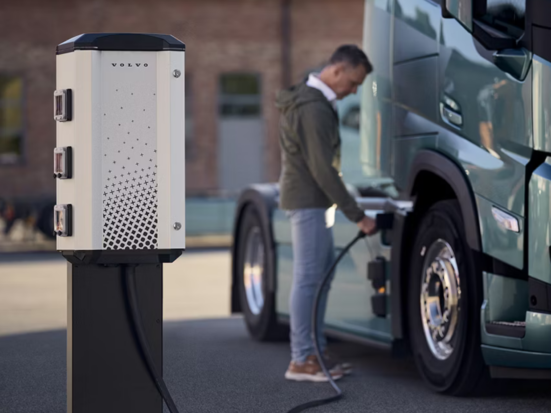 Un nouveau service de recharge pour les camions électriques chez Volvo Trucks