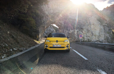 La Route Napoléon en Renault 5 électrique : elle a tout d’une grande !