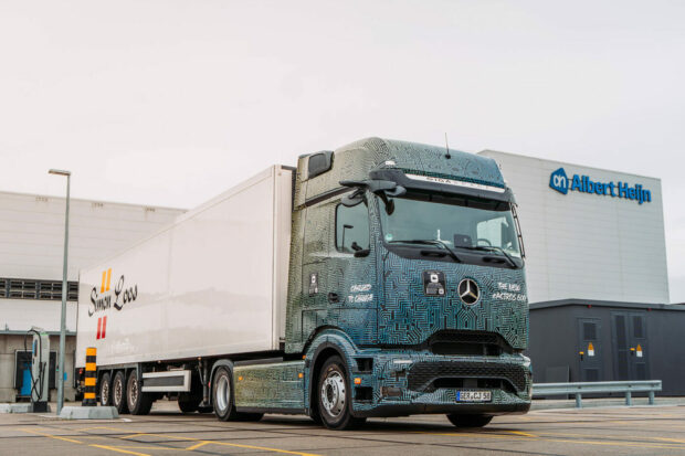 Bonne nouvelle pour Mercedes : l’allemand a reçu une très grosse commande de camions électriques