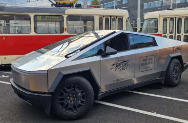 Ce Tesla Cybertruck (à peine) modifié circule en République tchèque, mais est-ce bien légal ?