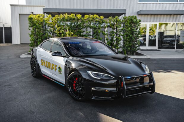 La surpuissante Tesla Model S Plaid devient une voiture électrique de police