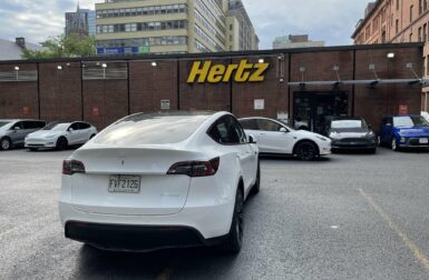 Hertz continue de se débarrasser de ses voitures électriques, des Tesla Model 3 proposées à des prix dérisoires