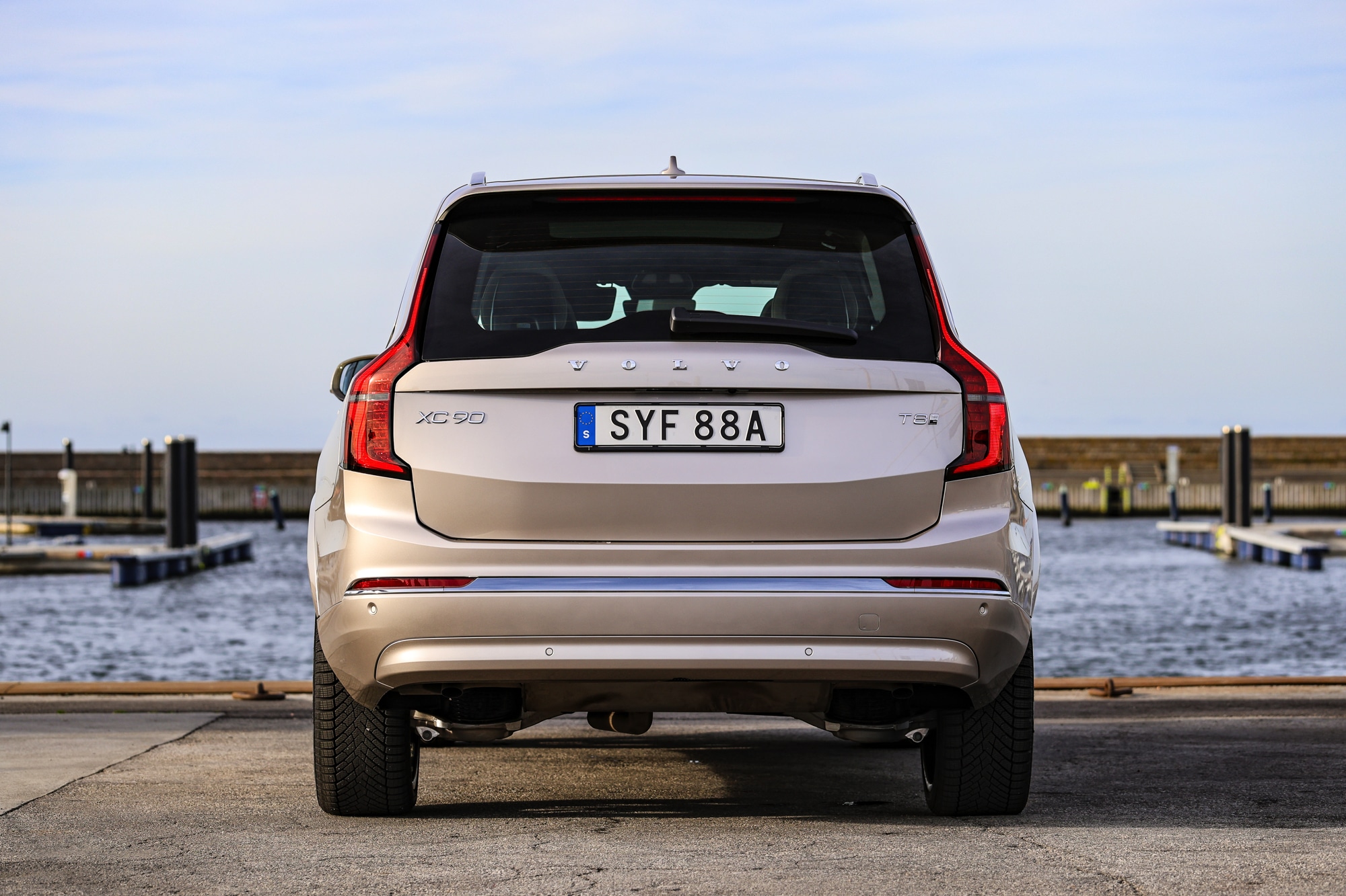 Volvo XC90 (2025) ESSAI du SUV hybride rechargeable de luxe