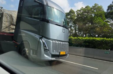 Après les voitures électriques, les chinois veulent dominer le marché des camions électriques