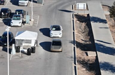 Un Tesla Cybercab avec un volant a été repéré : une promesse de conduite autonome non tenue ?