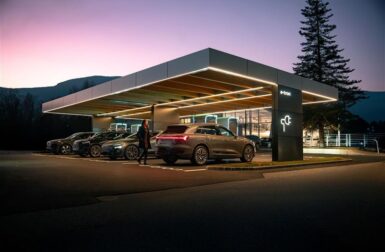 Audi ouvre sa première station de bornes de recharge en France