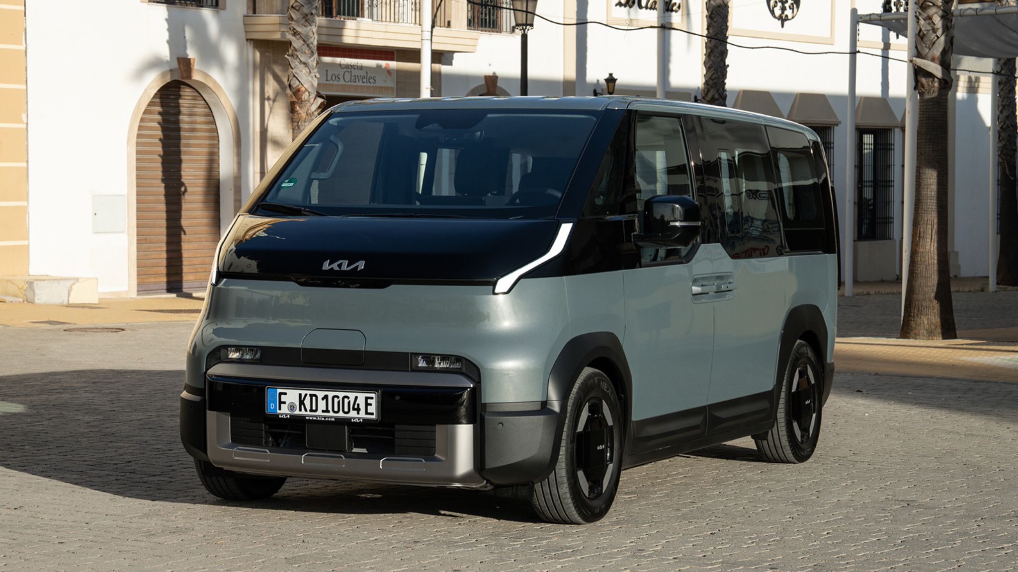 [Image: Kia-PV5-Passenger-van-e%CC%81lectrique.jpg]