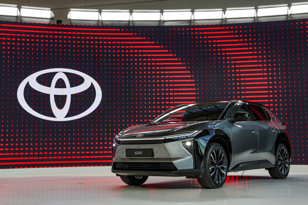 Toyota bZ4X 2025 : découverte en images du SUV 100% électrique
