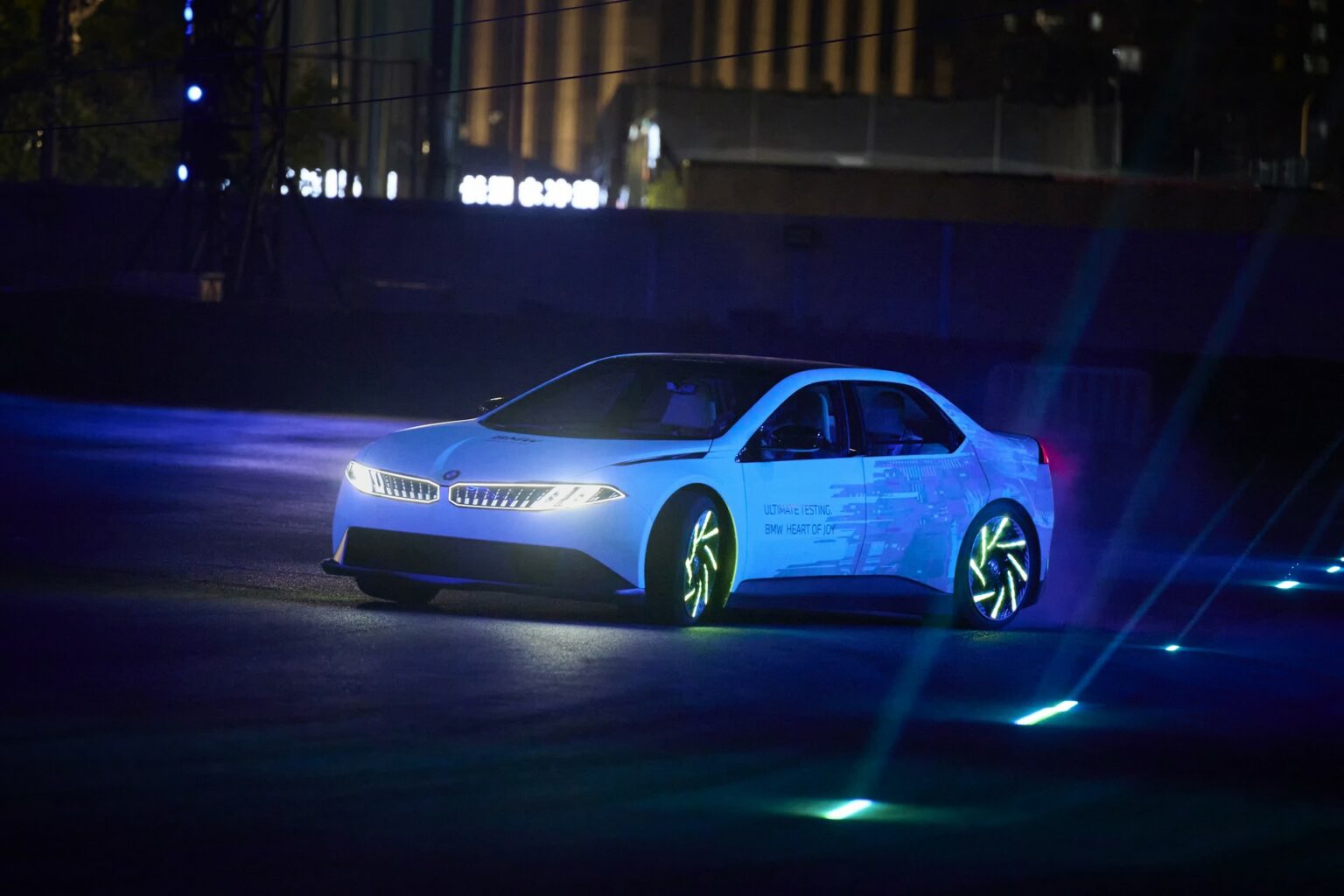 BMW montre les impressionnantes capacités de sa future Série 3 électrique