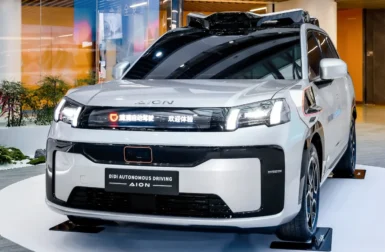 Oubliez le Tesla Robotaxi : la voiture électrique autonome est déjà là et elle est chinoise