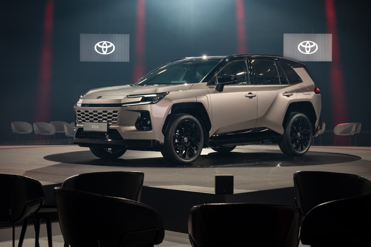 Toyota RAV4 2025 : nouvelle génération ou profond restylage pour le SUV hybride ?
