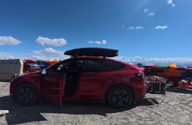 Pour gagner de l’autonomie, il a ajouté un générateur thermique à sa Tesla Model Y