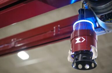 Ce chargeur robotisé pour les voitures électriques semble tout droit sorti d’un film de science-fiction