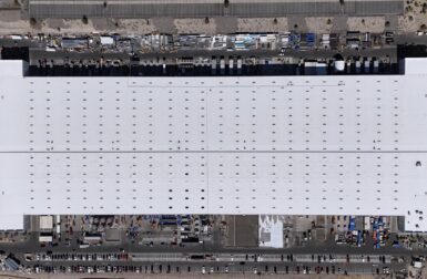 Tesla est sur le point de faire fonctionner son usine de batteries LFP