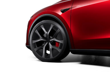 Une nouvelle Tesla qui envoie du pâté, la voiture des Schtroumpfs, une supercar chinoise qui veut éteindre Bugatti, McLaren qui hésite encore sur l’électrique, et des anciens de Tesla qui lancent leur réseau de recharge… Bienvenue dans Regen n°27