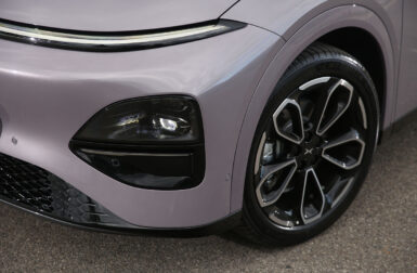 La Golf électrique (encore) en retard, une Nissan Leaf new look qui manque de batteries, Xpeng qui devient européen, une R4 électrique qui vise les pros, et Uber qui prépare ses taxis autonomes à Munich… Bienvenue dans Regen n°30