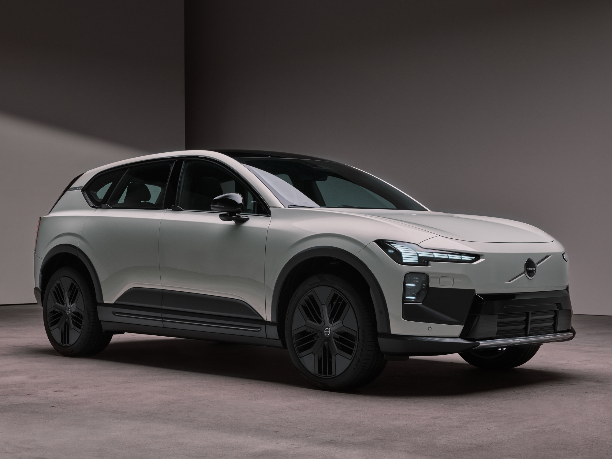 Volvo EX60 2026 : voici tout ce qu’il faut savoir sur le nouveau SUV électrique suédois !