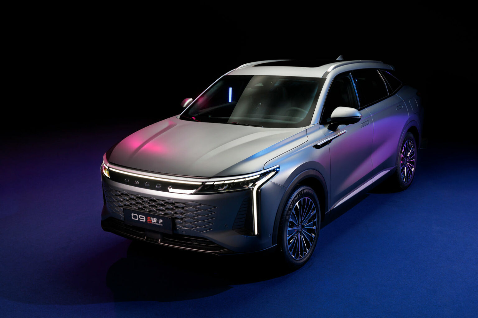 Omoda 9 PHEV : quel prix pour ce SUV hybride rechargeable de 537 ch avec 1100 km d’autonomie ?