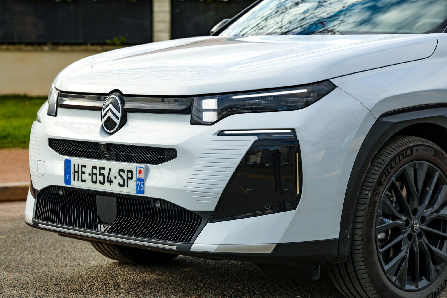 Signature lumineuse à 3 points du Citroën C5 Aircross hybride rechargeable