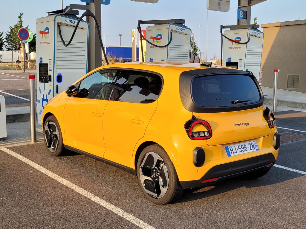 500 km d’autoroute en Renault Twingo électrique avec deux recharges, c’est possible ! Mais…
