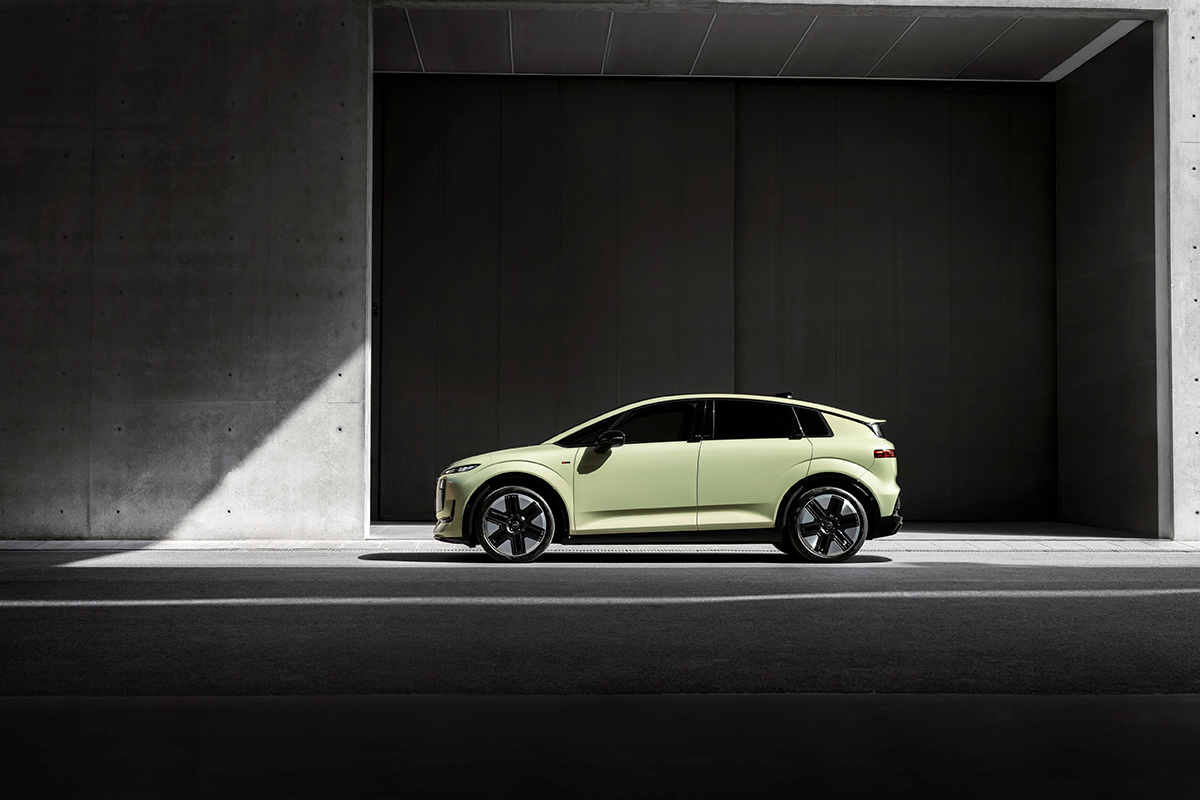 audi-a2-e-tron-on-est-mont-bord-de-la-nouvelle-compacte-lectrique