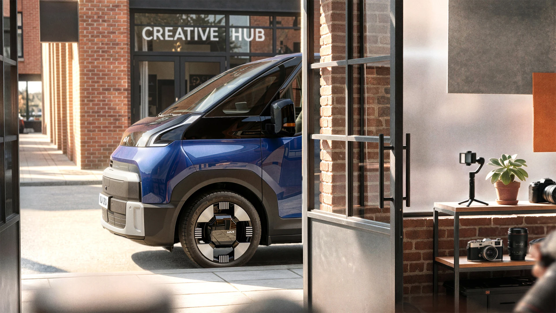 Utilitaires électriques : Kia donne un premier aperçu du PV7, le grand frère du PV5