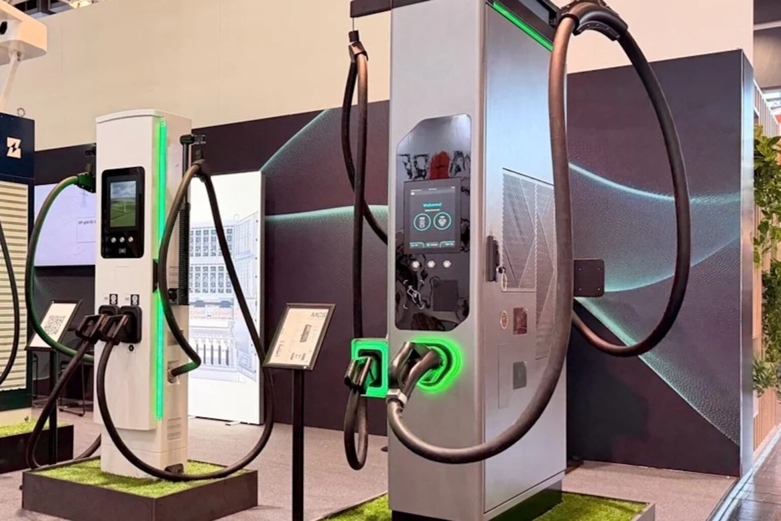 zerova-mcs-ladestation-charging-station-