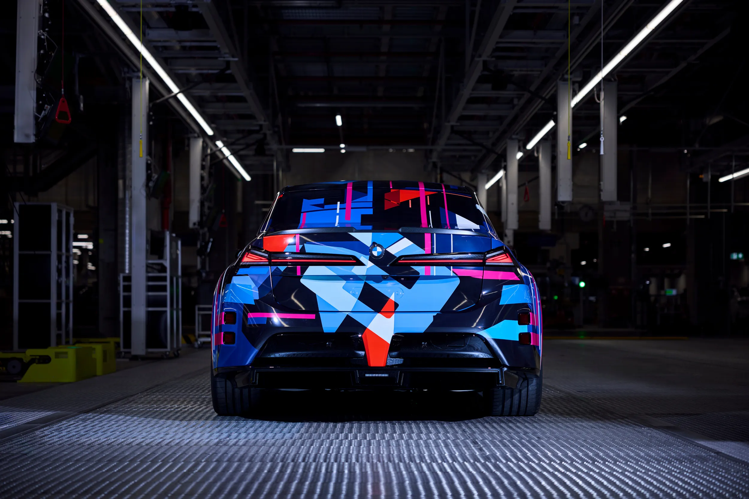 BMW-M3-EV-Teaser-102-11.webp
